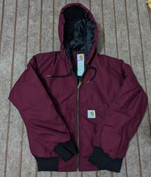 リワークスタイルのCarharttフーディジャケット