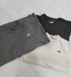 ZV1499 The North Face スウェットシャツ