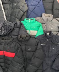 Marken Nike Pufferjacken - 13 Stück