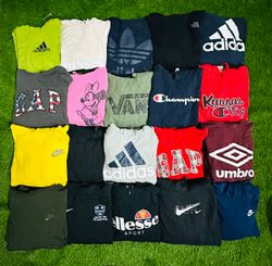 20 pièces de sweatshirts de marque