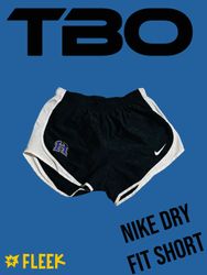 短 Nike dry fit