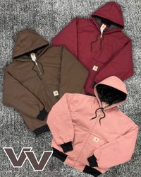 Jaquetas com capuz coloridas estilo reworked da Ca..