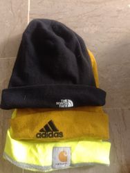 5 pcs Carhartt north face and mixed brands beanies