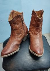 Bottes de marques européennes pour femmes 23 pièce..