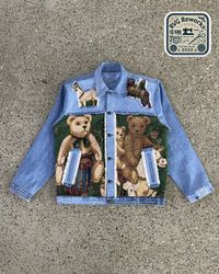 Veste en denim avec motifs de tapisserie upcyclés