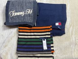 Tommy hilfiger scarves