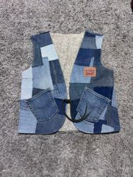 Gilet en denim Levi’s repris avec des patches