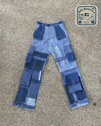 Pantaloni cargo in denim riciclato