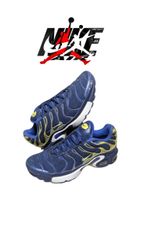 2.	Nike Lightweight Breathable Sports Shoes