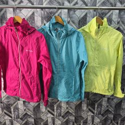 AV-0845 Columbia Windbreak