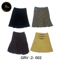 Y2K Wool Mini Skirt – Vintage Inspired Winter Wear..