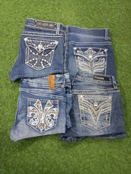 「装飾されたショートパンツ」