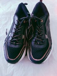 Markensneaker 8 Stück