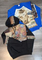 1372 - Sweatshirt à capuche upcyclé