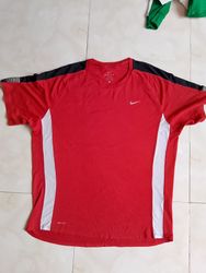 T-shirt Nike
