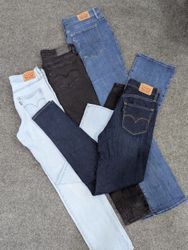 CRZ1964 Ladies Levi’s Jeans