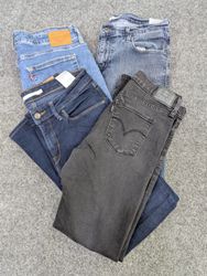ZV1973 Ladies Levi’s Jeans
