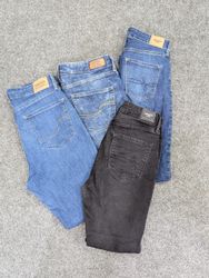 ZV1968 Ladies Levi’s Jeans
