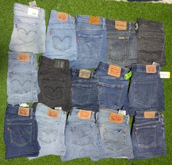 LEVI’S MINI SHORTS (C 011)