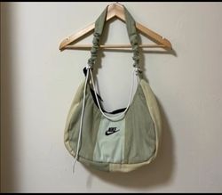 Mejorar las bolsas de hombro de Nike