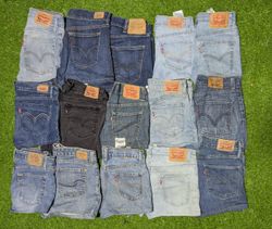 LEVI’S MINI SHORTS (C 015)