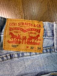 AVG-0295 Levi’s 501 Jeans