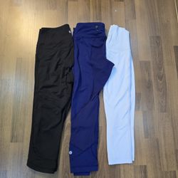 AV-1141 Lululemon Capri Pants