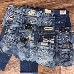 True Religion | Miss Me | Rock Revival Shorts (Fnc..