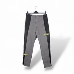 JEANS EN DENIM UPCYCLÉ X ADIDAS