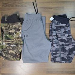 AV-1271 Under Armour Track Pants