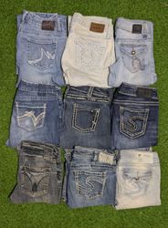 MAURICES AND OTHER MIX BRANDS JEANS (B 20)