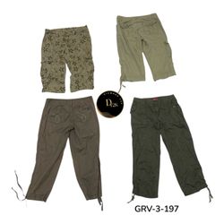 Y2K Aesthetic Cargo Capri – High-Quality Retro Pan..