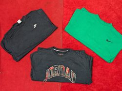 ナイキのスウェットシャツ