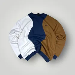 アップサイクルされたNikeスウェットシャツ