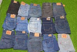 LEVI’S MINI SHORTS (C 111)