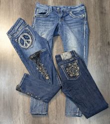 4637 - Miss Me, True Religion Straight und Skinny ..
