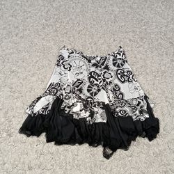 Y2K POLY SKIRTS (BLACK & WHITE) - BUNDLE 29