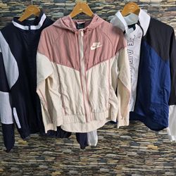 AV-1318 Nike Windbreakers