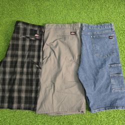 AV-1322 Dickies Shorts