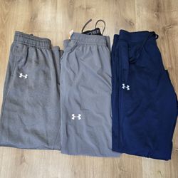 AV-1332 Under Armour Track Pants & Trousers
