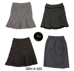 Y2K Wool Mini Skirt – Soft Texture | Trendy Vintag..