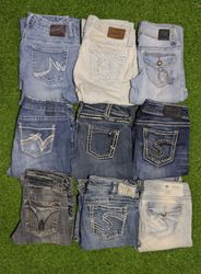 MAURICES AND OTHER MIX BRANDS JEANS (B 20)