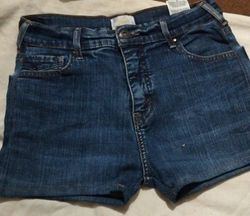 Levis Shorts Woman
