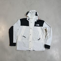 The North Face winbraker