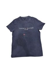 TH#18 Classic Tommy Hilfiger T-Shirt – Soft Cotton..