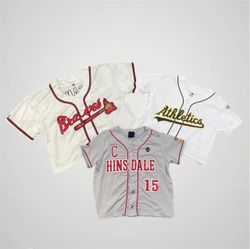 Top cortos de béisbol estilo Y2K reciclados