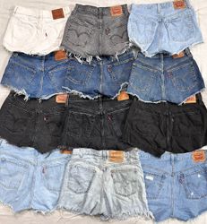 Levis high rise mini denim shorts (070)