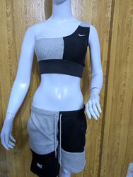 Reciclar top corto y pantalones cortos Nike