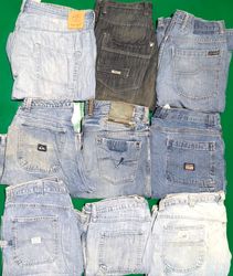 LEE AND OTHER MIX BRANDS SHORTS (D 37)