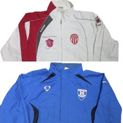 Ensemble de 12 vestes coupe-vent vintage de marque..